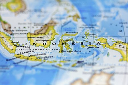 Indonesia government inaugurates mini LNG plant