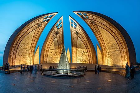 Höegh LNG to help advance LNG import project in Pakistan