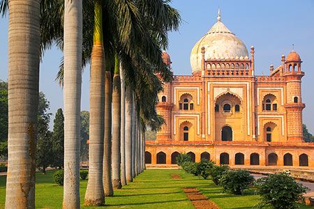 Qatar Petroleum CEO discusses LNG cooperation with India